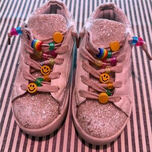 White High-Top Sneakers with Unique Laces